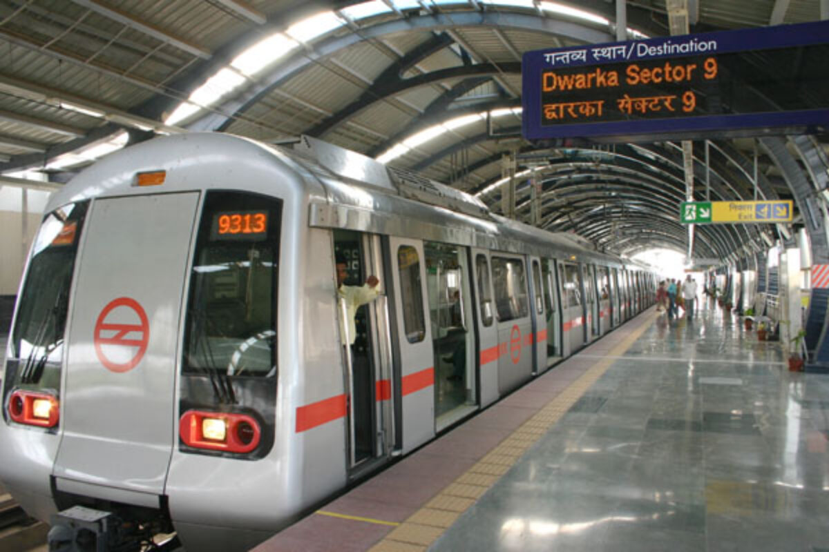Farmers Protest Metro Services Hit In Delhi Many Stations Closed